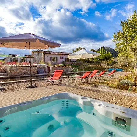 Avec Piscine De 25 M Et Saint-Mathieu-de-Tréviers